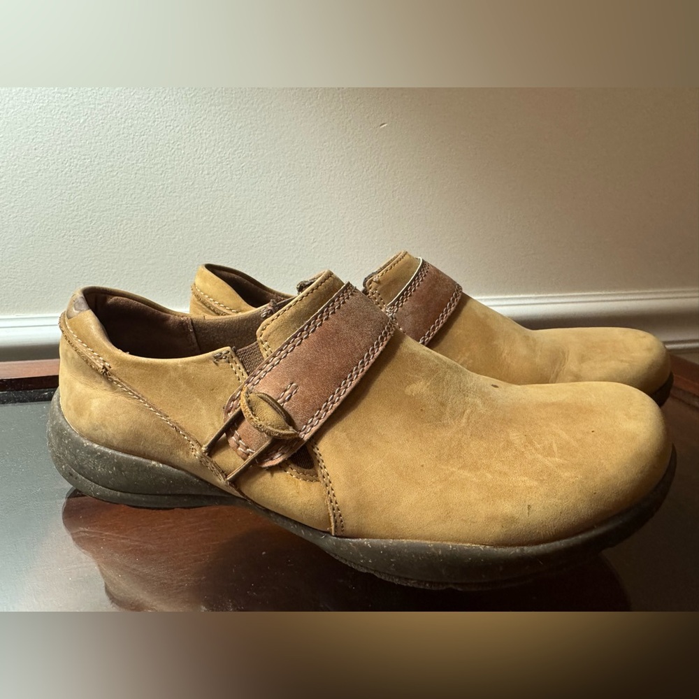 Clark's Comfort Tan Leather Slip On Clog Loafers Size 7